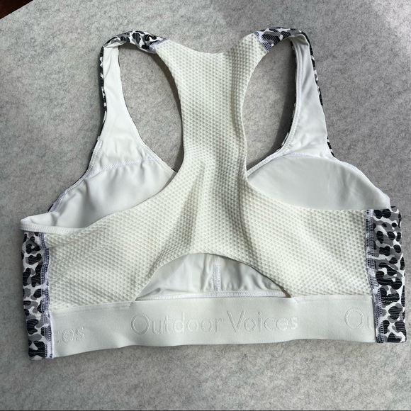 NWOT Outdoor Voices Doing Things bra, Snow Leopard size S - Picture 3 of 5